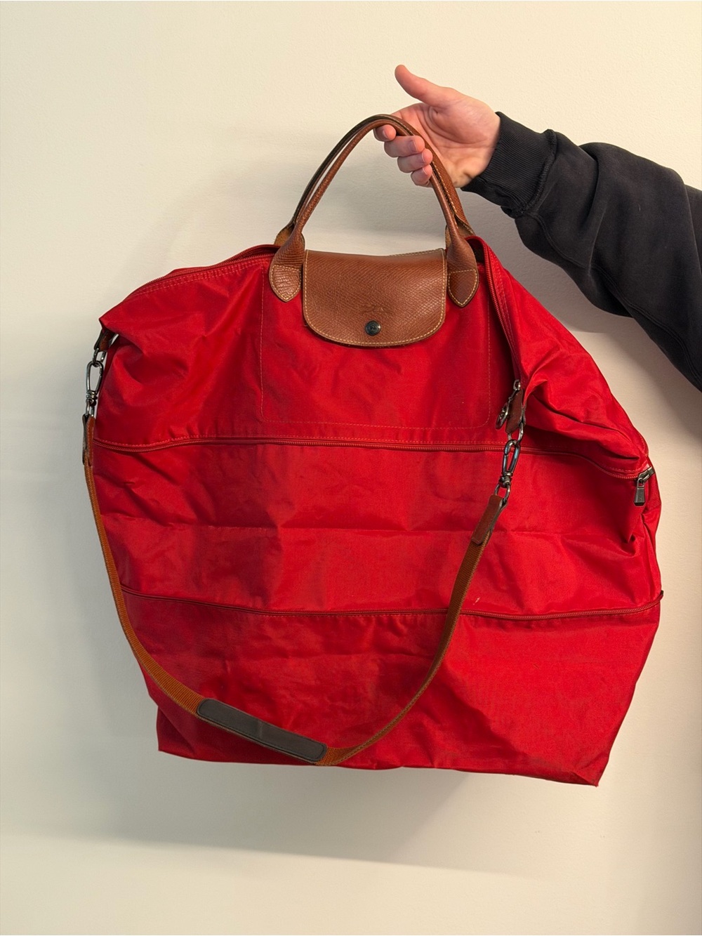 Longchamp Red Nylon Foldable Weekender with Brown Leather Trim - Picture 5 of 7